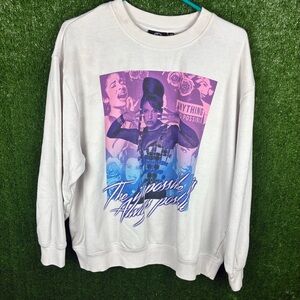 Graphic Crewneck Sweater with Bold Print